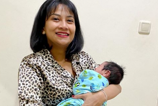 Sibuknya Vanessa Angel Jaga Anak, Nih Deretan Potretnya - GenPI.co
