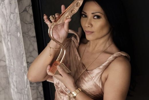 Anggun C Sasmi Hobi Koleksi Jam Tangan, Harganya Ampun-ampunan - GenPI.co