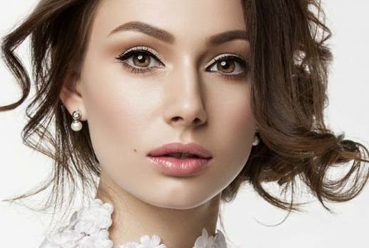 Tampak Lebih Muda, Lux Collagen Perawatan Anti Aging Terbaik 2020 - GenPI.co