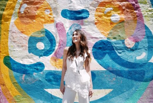 Inspirasi Outfit saat Bersepeda Ala Luna Maya - GenPI.co