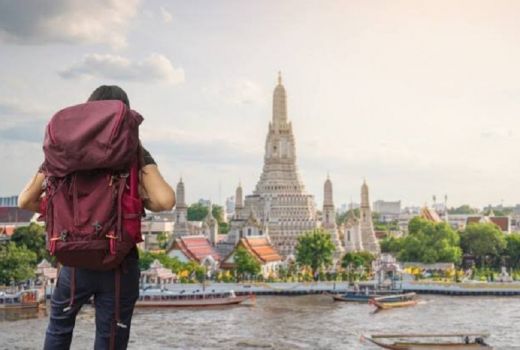 Traveling ke Luar Negeri dengan Budget Terbatas? Simak Caranya... - GenPI.co