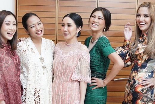 5 Bidadari Cantik Keluarga Bakrie, Nomor 1 Bikin Susah Kedip! - GenPI.co