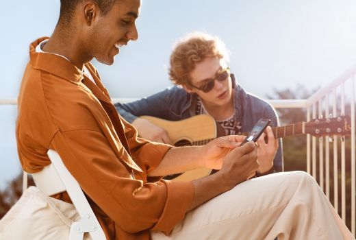 Keren! OPPO Reno4 Pro Bakal Mendatangkan NIKI dan Lewis Capaldi - GenPI.co
