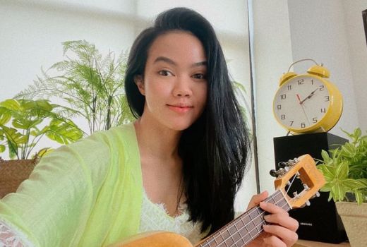 Rilis lagu Hoolala, Yura Yunita Ingin Lebih Cinta Diri Sendiri - GenPI.co