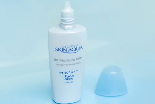 Skin Aqua Sunscreen UV Moisture Milk SPF 50 Cegah Penuaan Dini - GenPI.co