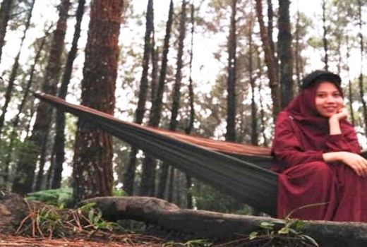 Pendaki Cantik di Atas Gunung, Keren Banget! - GenPI.co