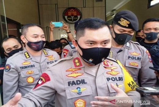 Gebrakan Kapolda Metro Irjen Fadil, Kerumunan Massa Disikat Habis - GenPI.co