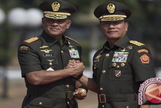 Sama-sama Mantan Panglima TNI, Moeldoko Sentil Gatot - GenPI.co
