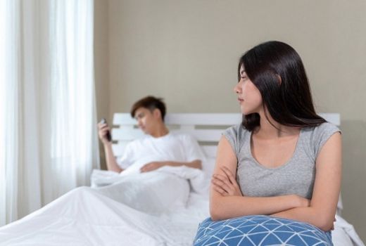 Pacar Dihubungi Oleh Mantannya, Bagaimana Reaksi Pasangan? - GenPI.co