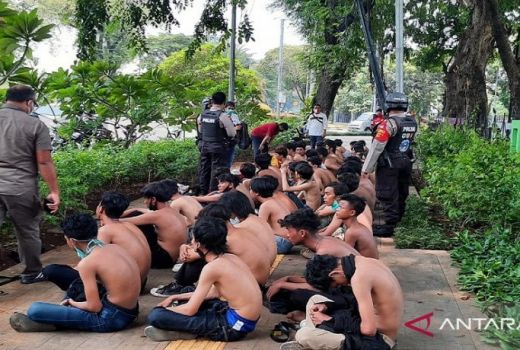 Polisi Amankan 400 Kelompok Anarko yang Hendak Demo Omnibus Law - GenPI.co