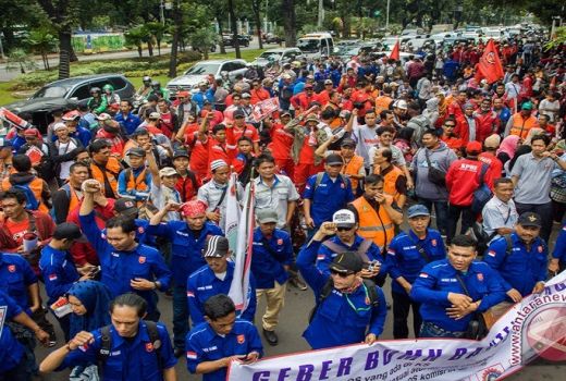 UMP Tak Naik, Buruh Jauh Lebih Susah dari Pengusaha - GenPI.co