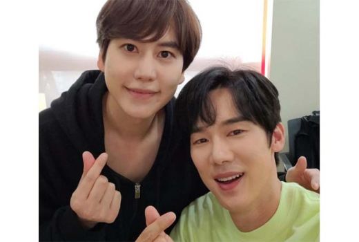 Nyanyikan Lagu Sendu, Penghayatan Kyuhyun Super Junior Total Pol - GenPI.co