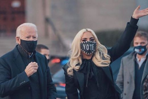 Potret Lady Gaga dan Joe Biden Saat Kampanye di Pennsylvania - GenPI.co