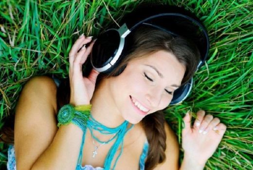 Selain Bikin Adem, Terapi Musik Bisa Menyembuhkan Patah Hati - GenPI.co