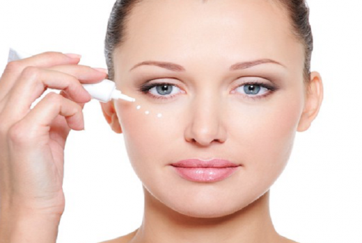 Selain Vitamin C, 3 Kandungan Skincare Ini Bisa Hilangkan Jerawat - GenPI.co