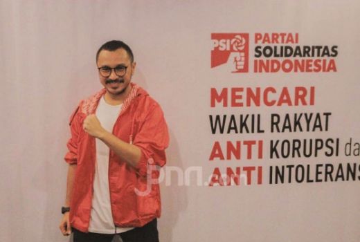 Reshuffle Kabinet Jokowi: Nadiem Gawat, Giring Jadi Menteri - GenPI.co