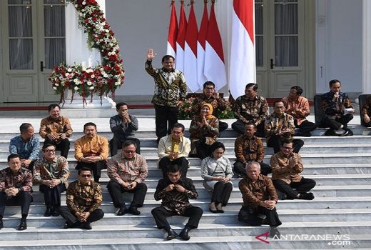 Jika Ada Menteri yang Berkhianat, Pecat Saja - GenPI.co
