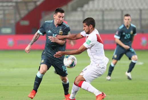 Peru vs Argentina 0-2: Lionel Messi Mandul - GenPI.co