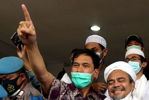 Top 5 Sepekan: Marsma TNI Kecam Roy Suryo, Keseharian Munarman - GenPI.co
