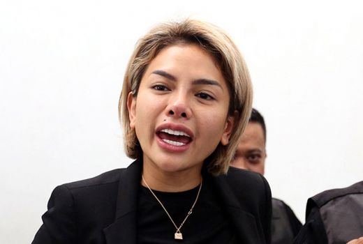 Nikita Mirzani Curhat dengan 2 Cowok, Pengakuannya Bikin Melongo - GenPI.co