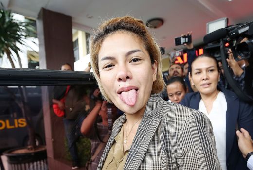 Nikita Mirzani Blak-blakan Ukuran Anunya Pasangan, Wooww - GenPI.co