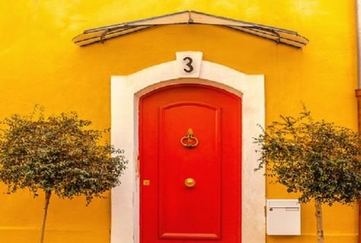 Simak, 5 Rekomendasi Warna Pintu Rumah Terbaik Menurut Fengsui - GenPI.co