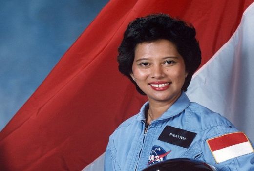Pratiwi Sudarmono, Astronaut Perempuan Pertama di Indonesia - GenPI.co