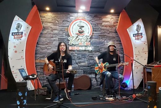 Nyanyi Nanggala 402 Abadi di Samudra, Royke Dapat Respons Hangat - GenPI.co