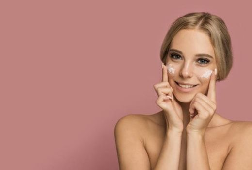 Cegah Jerawat! 4 Tips Memilih Sunscreen untuk Kulit Berminyak - GenPI.co