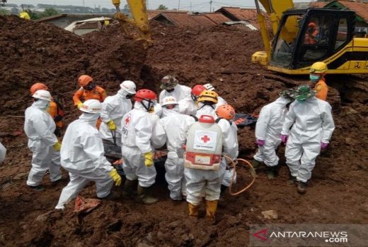 Kabar Duka, 32 Orang Tewas Korban Longsor di Sumedang - GenPI.co