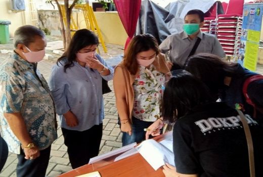 Keluarga Kopilot Sriwijaya Diego Mamahit Serahkan Sampel Darah - GenPI.co