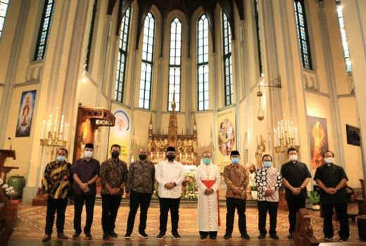 Mendadak Gus Yaqut Temui Uskup Agung Katedral, Bahas Soal ini - GenPI.co