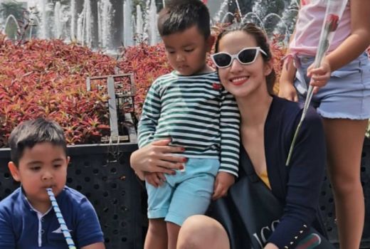 Dibilang Hidupnya Enak, Nia Ramadhani Balas Nyinyiran Netizen - GenPI.co