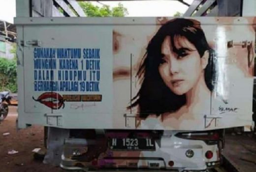 Heboh Video Syur Gisel, Tulisan Belakang Truk ini Bikin Geger! - GenPI.co