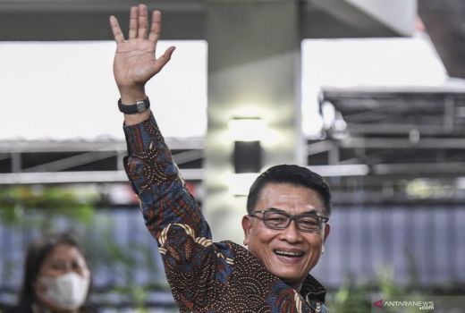 Moeldoko Bermanuver, Jokowi dan Yasonna yang Jadi Puyeng - GenPI.co