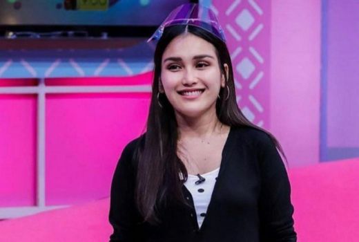Soal Cinta Ayu Ting Ting, Denny Darko Ungkap Hubungannya Bakal... - GenPI.co