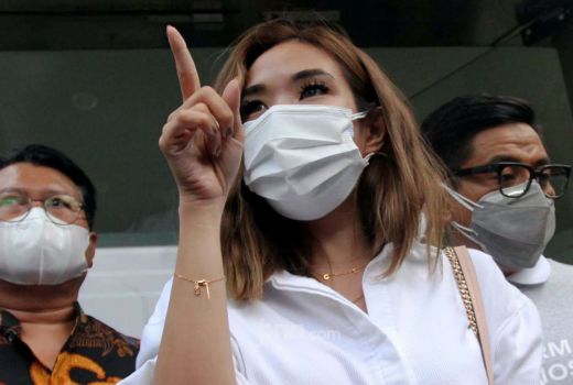 Soal Kasus Video Syur 19 Detik, Praktisi Hukum: Gisel Sebaiknya.. - GenPI.co