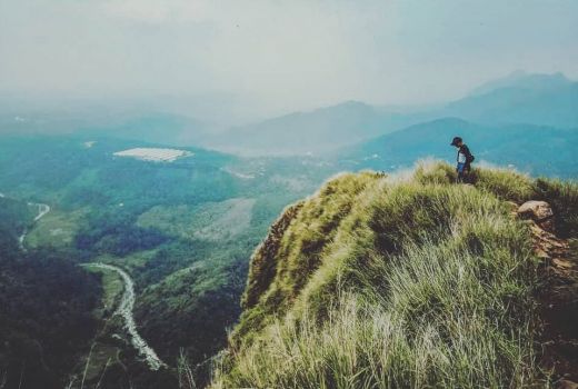 4 Gunung di Bogor Cocok untuk Pendaki Pemula - GenPI.co