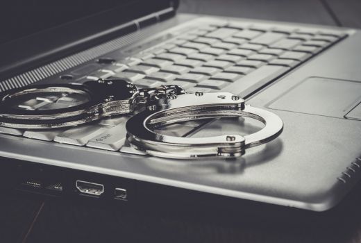 Jadi Korban SIM Card swap, Wartawan Senior Gugat 2 Perusahaan ini - GenPI.co