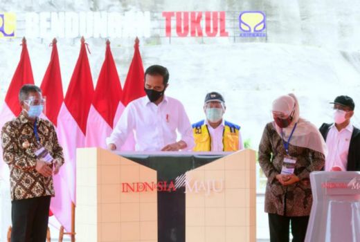 Aksi Gila Jokowi Jadi Sorotan, Denny Siregar Sampai Melongo - GenPI.co