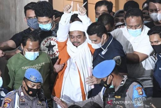 Kuasa Hukum Habib Rizieq Bingung, Kok Polisi Begini? - GenPI.co