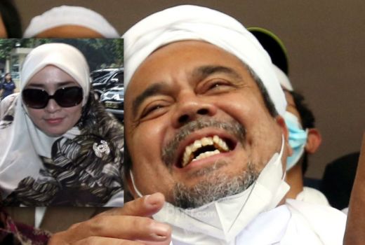 Kasus Chat Rizieq Lanjut, Denny Siregar Senyum Munarman FPI Geram - GenPI.co