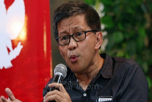 Rocky Gerung Lontarkan Sindiran Pedas, Moral KPK Dibilang Sudah.. - GenPI.co
