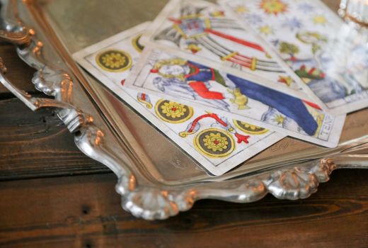 Simak Ramalan Tarot untuk Aries, Taurus, Gemini di Bulan Maret - GenPI.co