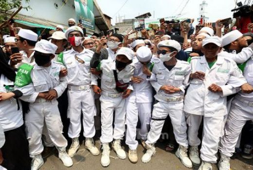 Riwayat FPI Tamat, Akademisi Politik Komentar Begini - GenPI.co