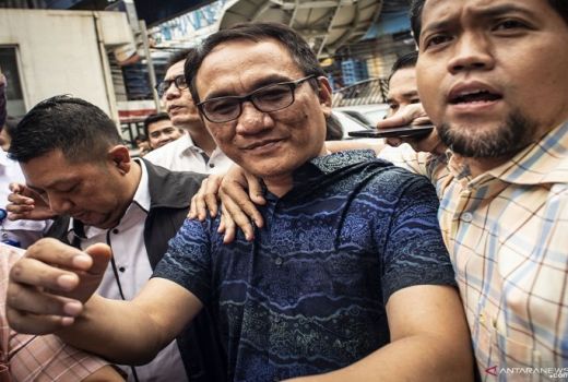 Saling Serang, Andi Arief Vs Hasto, Jleb Banget - GenPI.co