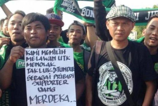 Kaget, Mendadak Pentolan Bonek Tantang Politikus Demokrat, Telak! - GenPI.co