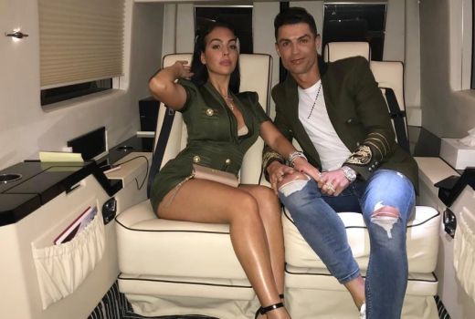Kisah Ronaldo yang Nyaris Gigit Bokong Model Seksi Venezuela - GenPI.co