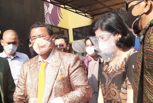 Makin Panas, Hotman Paris Lantang, Hotma Sitompoel Bisa Meriang - GenPI.co