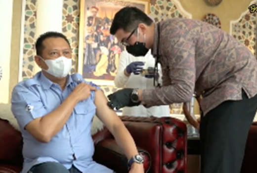Disuntik Vaksin Covid-19, Bamsoet: Presiden Aja Berani - GenPI.co